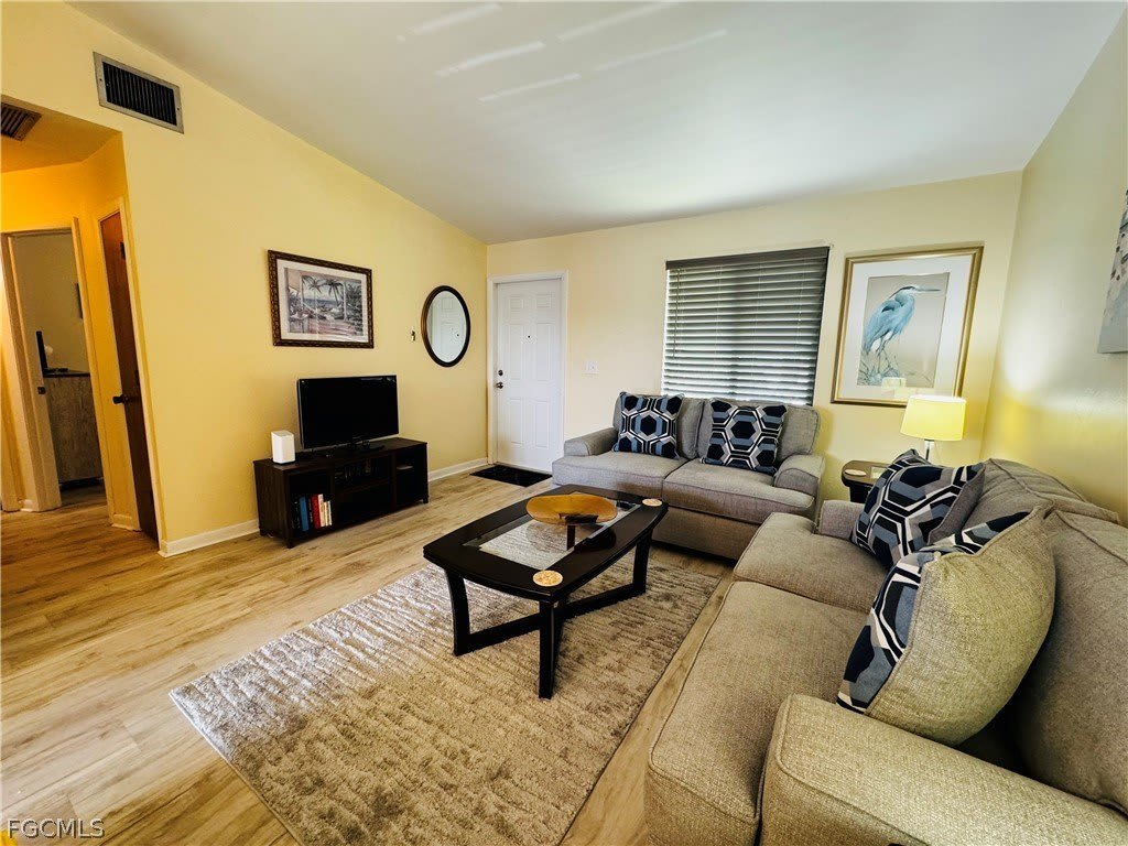 4903 Vincennes Street – photo 2