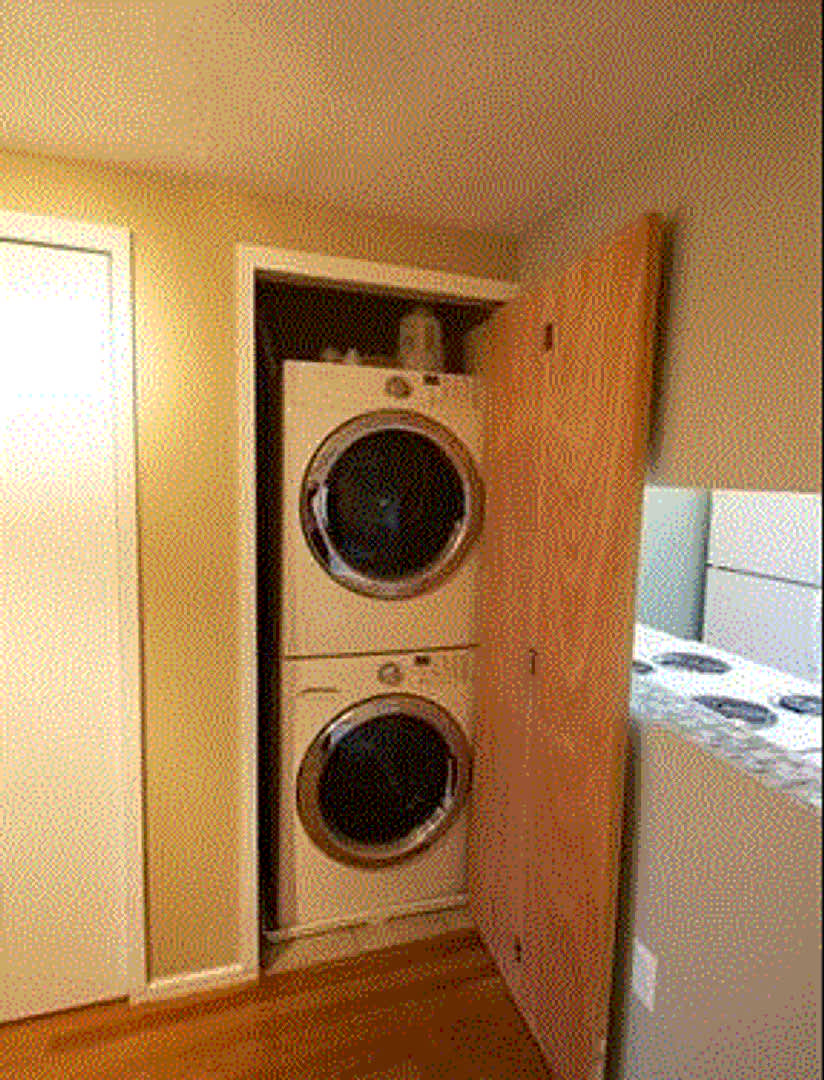 Charming 2 Bedroom – photo 2