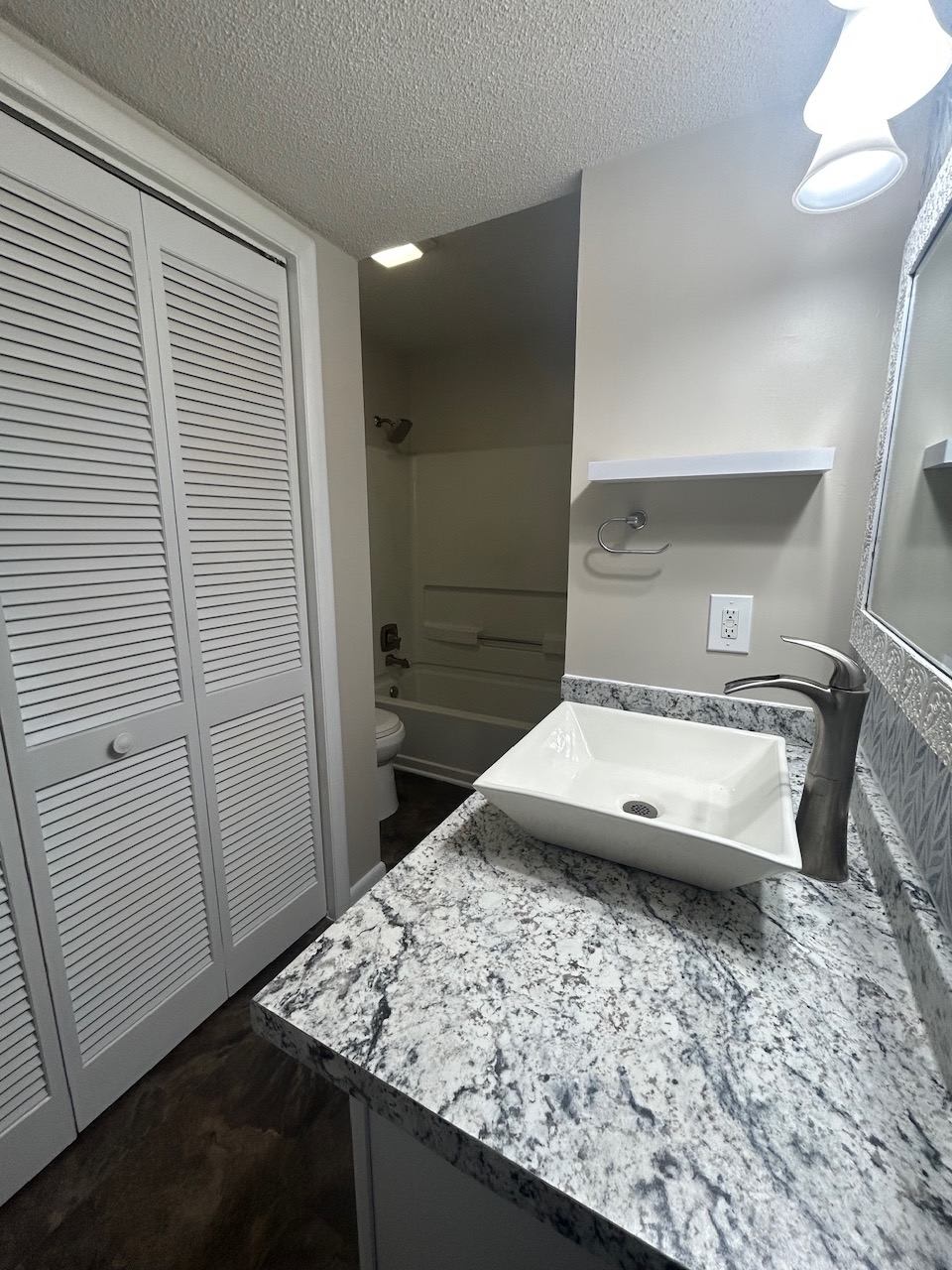 405 Harbison Blvd – photo 3