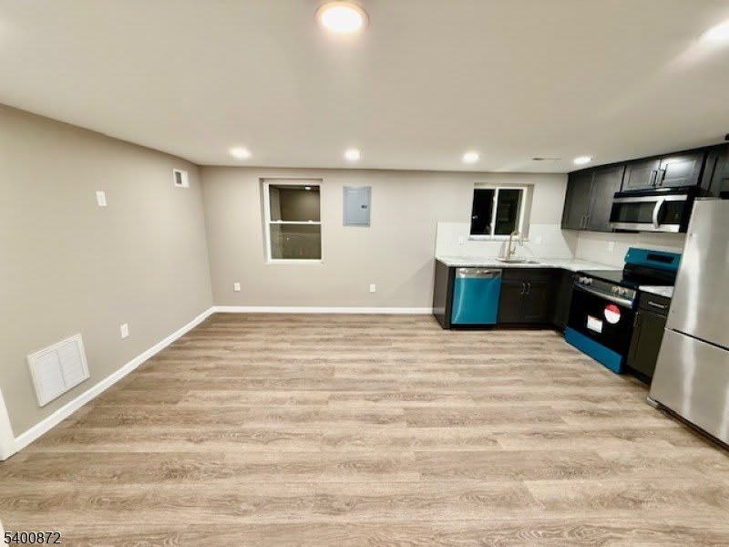 264 Girard Ave – photo 4