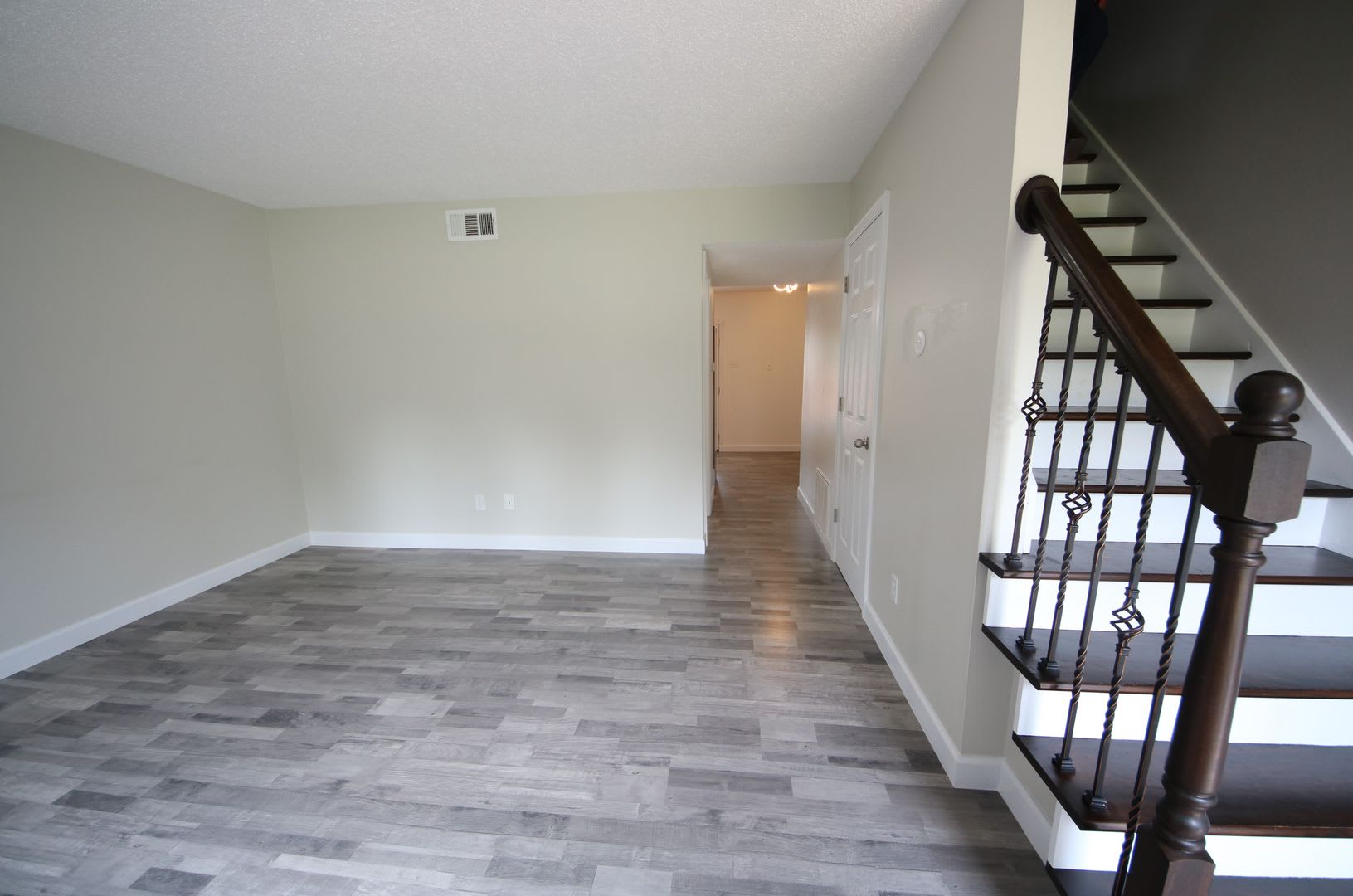 2 Bed/1.5 Bath House Available for Rent – photo 4