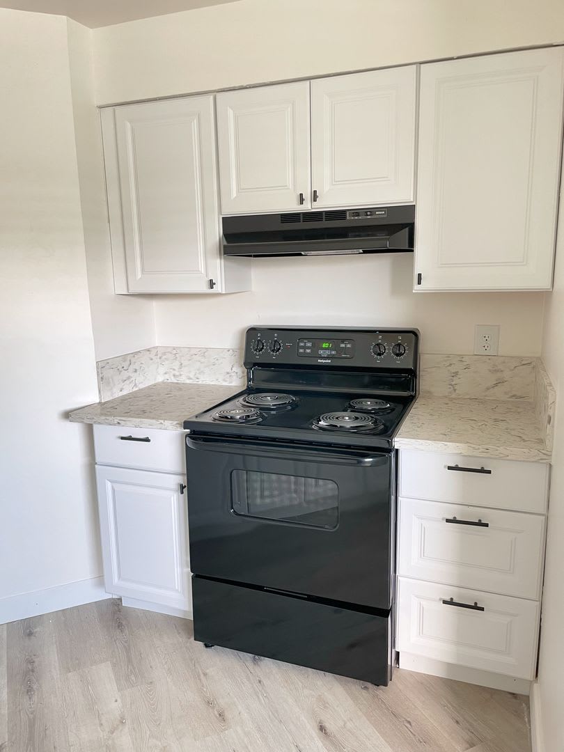 Hillcrest Apartments – photo 5