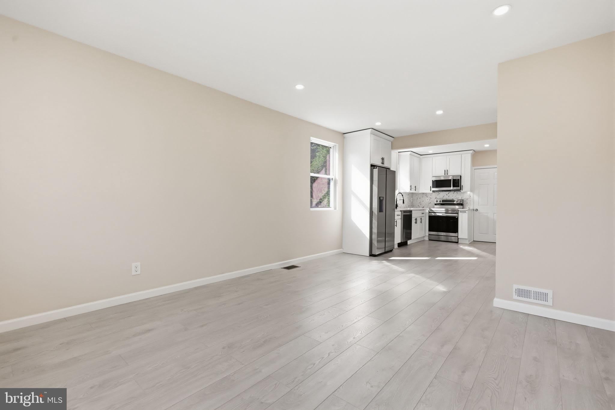 110 ELMWOOD Avenue – photo 4