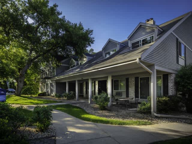 Yorktown Apartments – photo 1