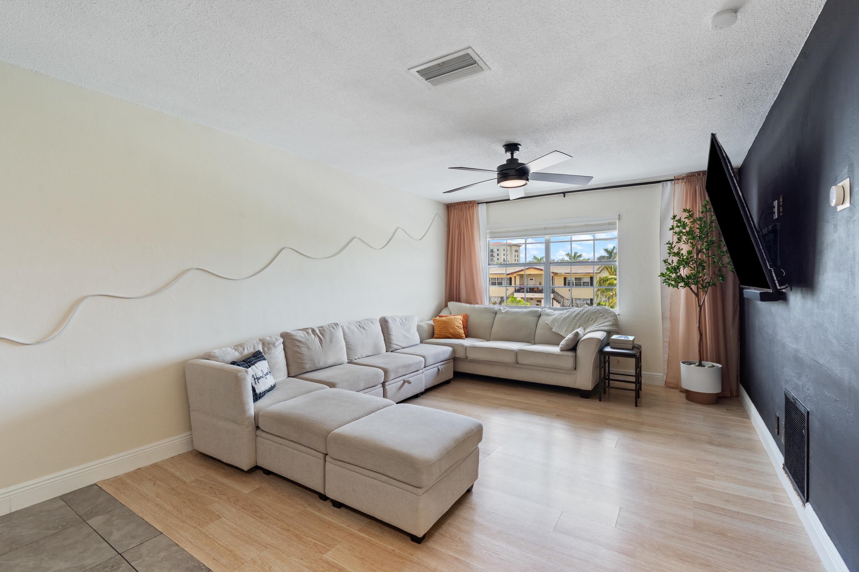 299 SW 7TH Street – photo 3