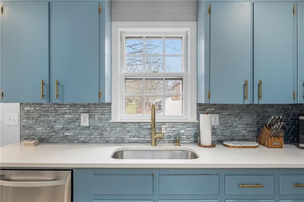 384 Valley Road – photo 2