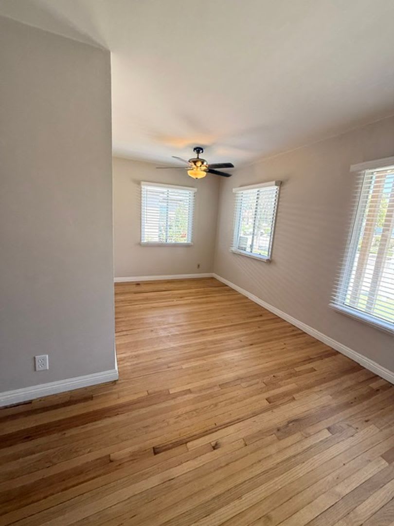 LAKEWOOD--- STEPS TO HEARTWELL PARK! 3BR/1BA $3975mo – photo 5