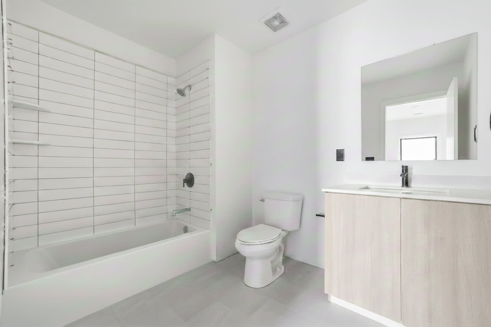 Brand New Build! 1,2,3 Beds Available!! Minutes from BU!! – photo 3
