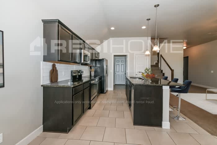 8161 Brighton Avenue – photo 2