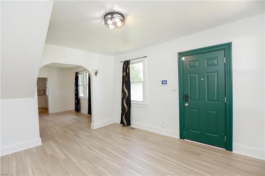 768 Mayfield Avenue – photo 2