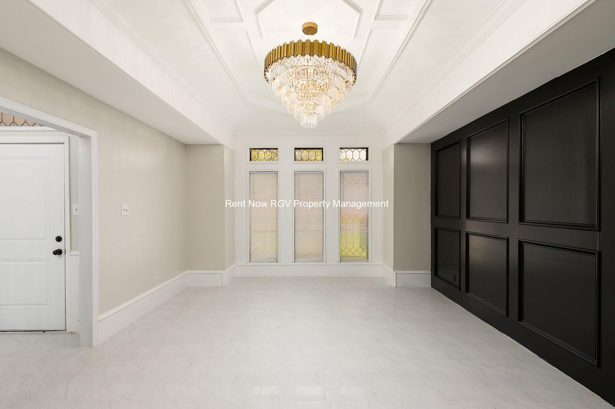 818 Diana Dr – photo 3
