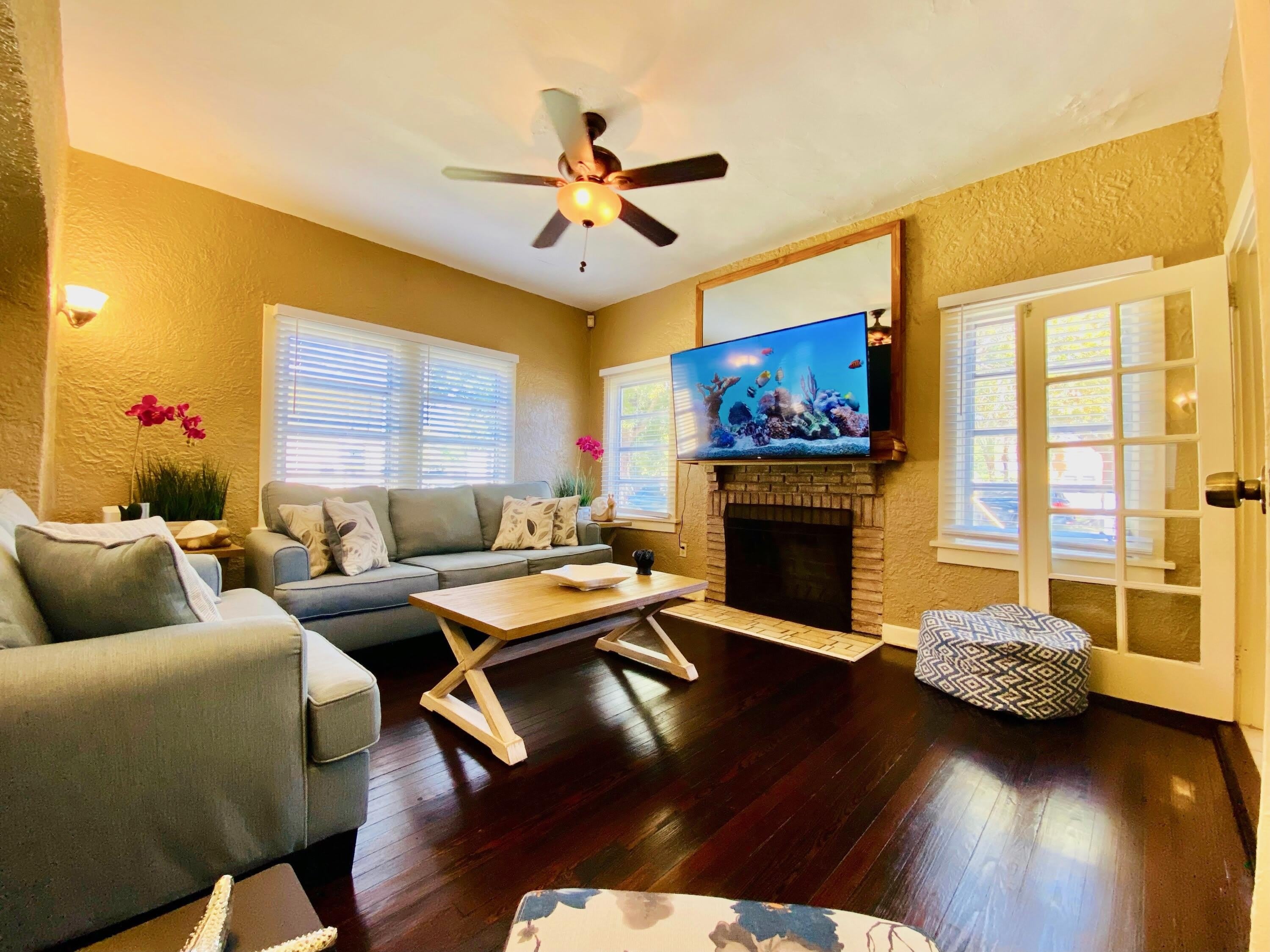 5555 Garden Avenue – photo 1