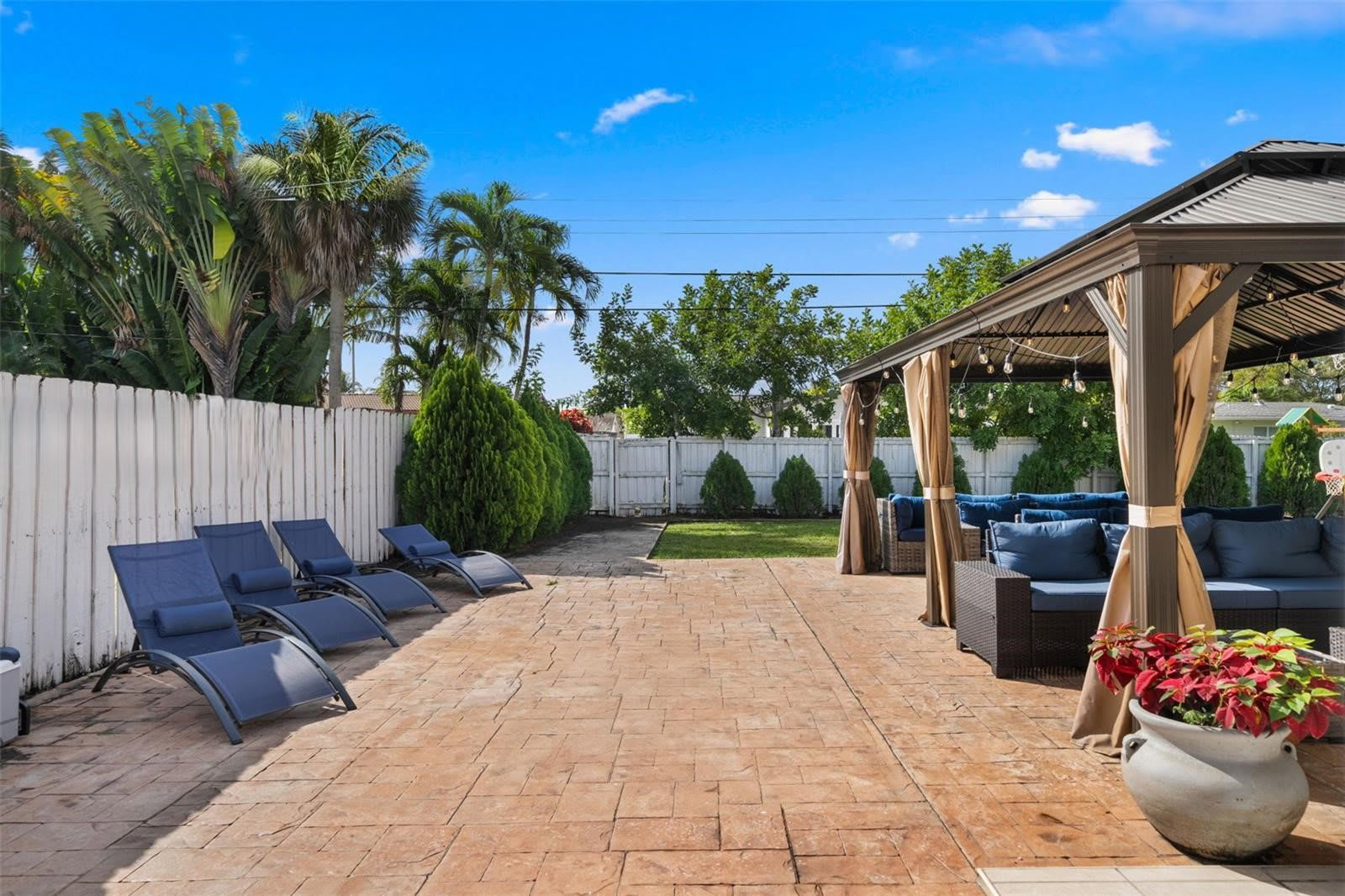 4306 Johnson Street – photo 2
