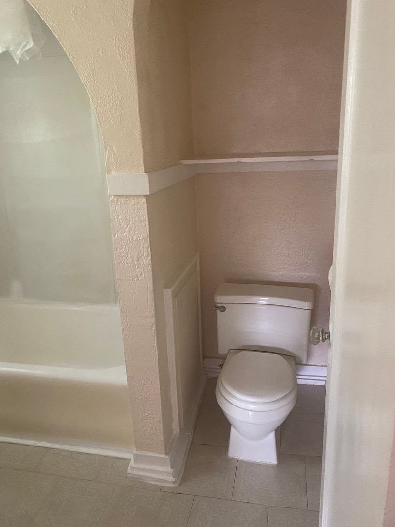 2 bed 1 bath for lease near downtown – photo 5