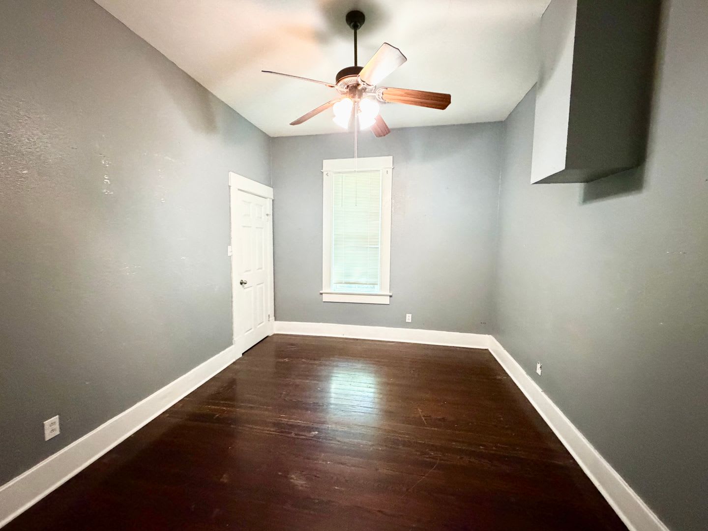 Charming 3BR in a Beautiful Park-Like Setting – photo 4