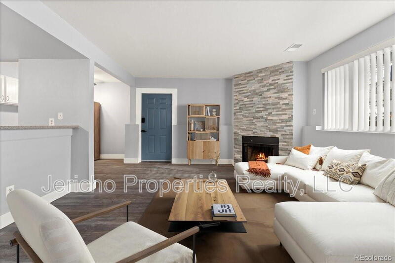 6350 Oak St – photo 4