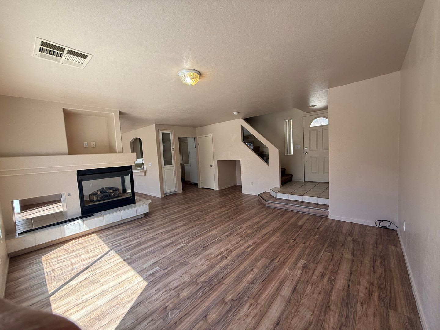 Beautiful Home in Silverado Ranch. – photo 4
