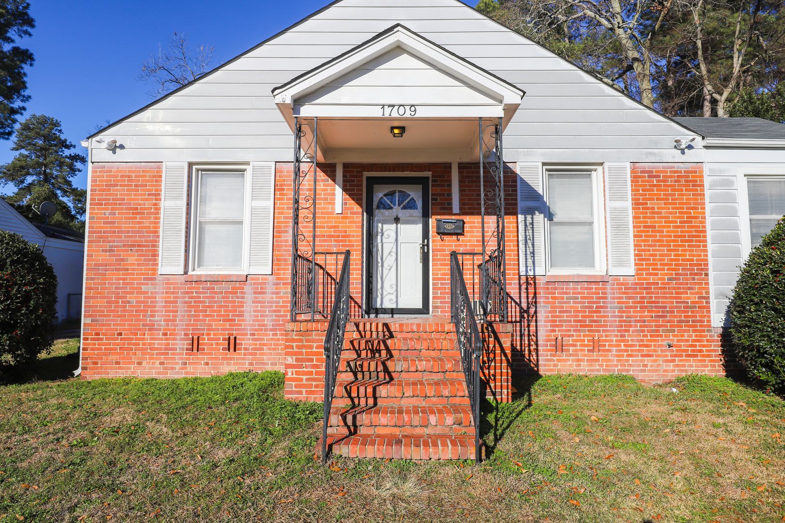 2 BEDROOM 2 BATH Minutes from the Medical District – photo 2