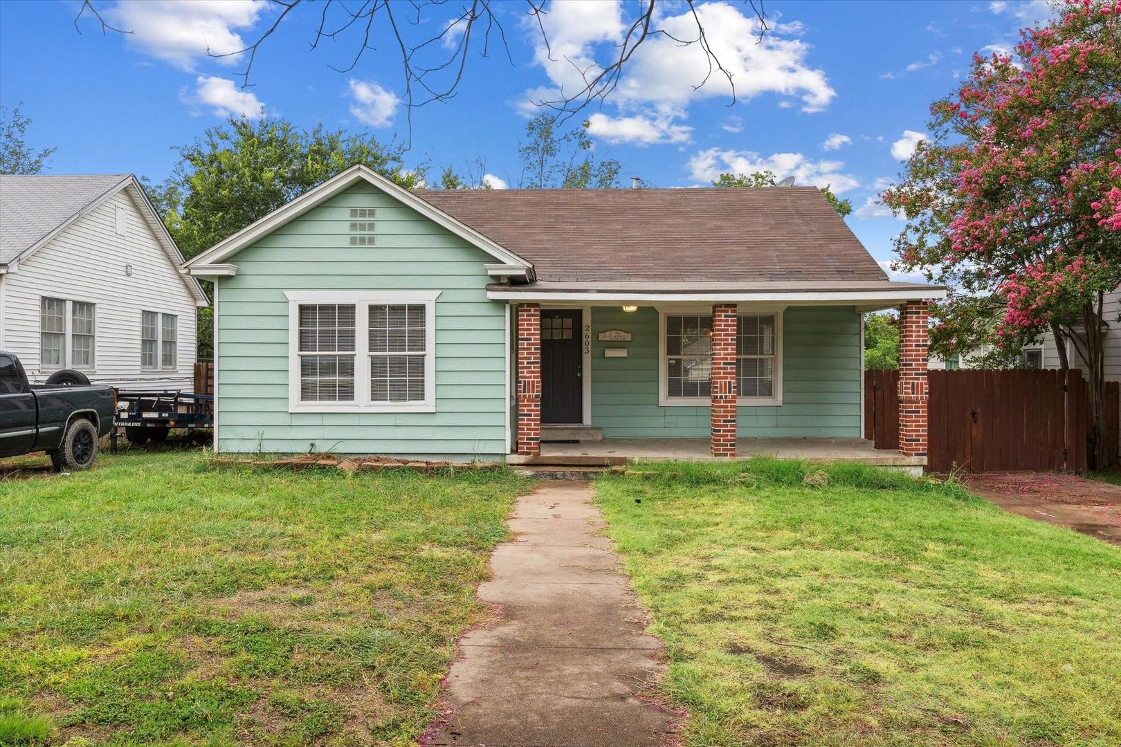 2BR/1BA Home for Lease – Great Neighborhood – photo 1
