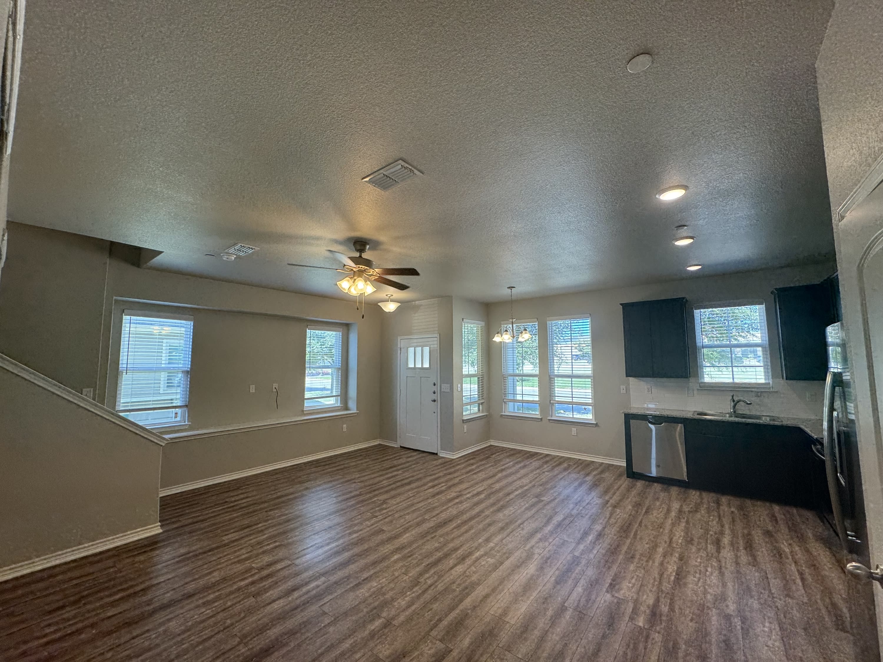 720 Westfield Boulevard – photo 4