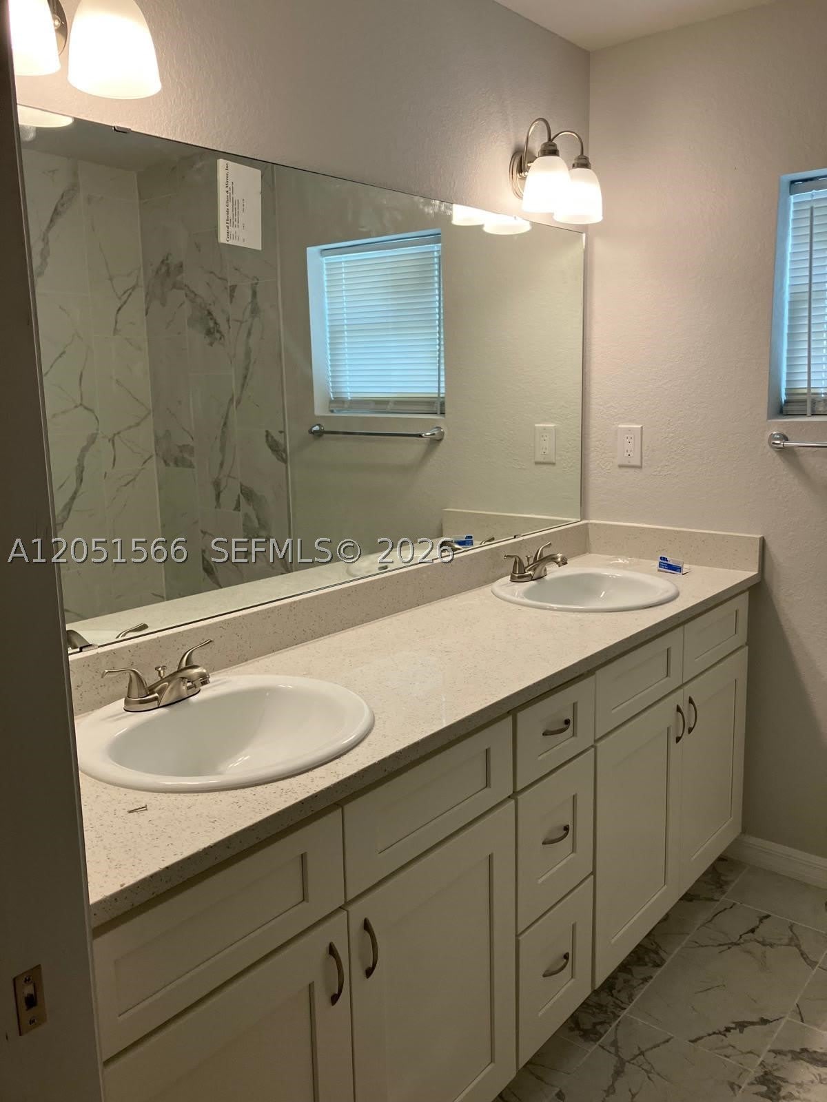 363 POINSETTIA AVE – photo 4