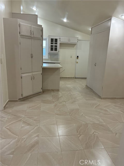 20405 Oxnard Street – photo 3