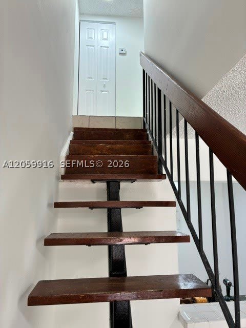1121 SW 105th Ave – photo 5