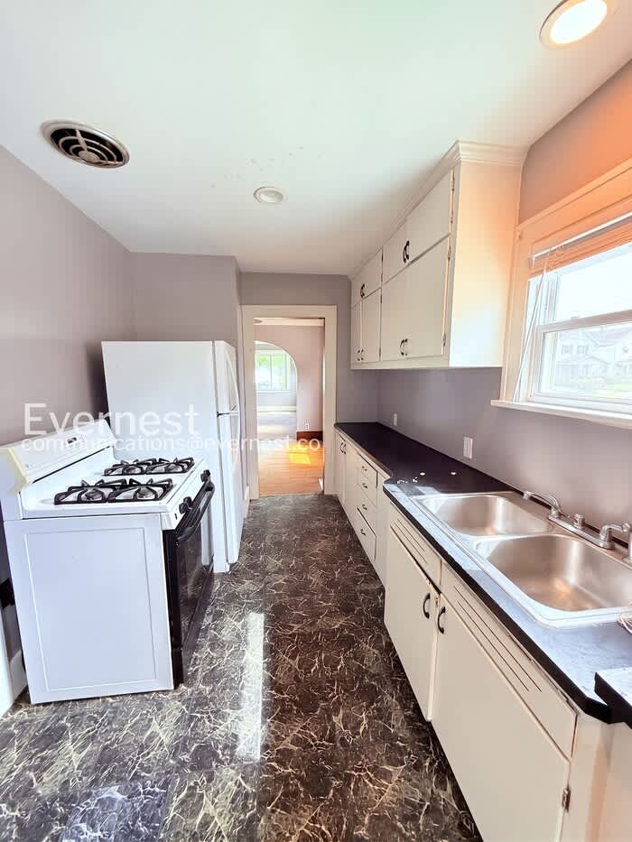 1803 Talbot Street – photo 4