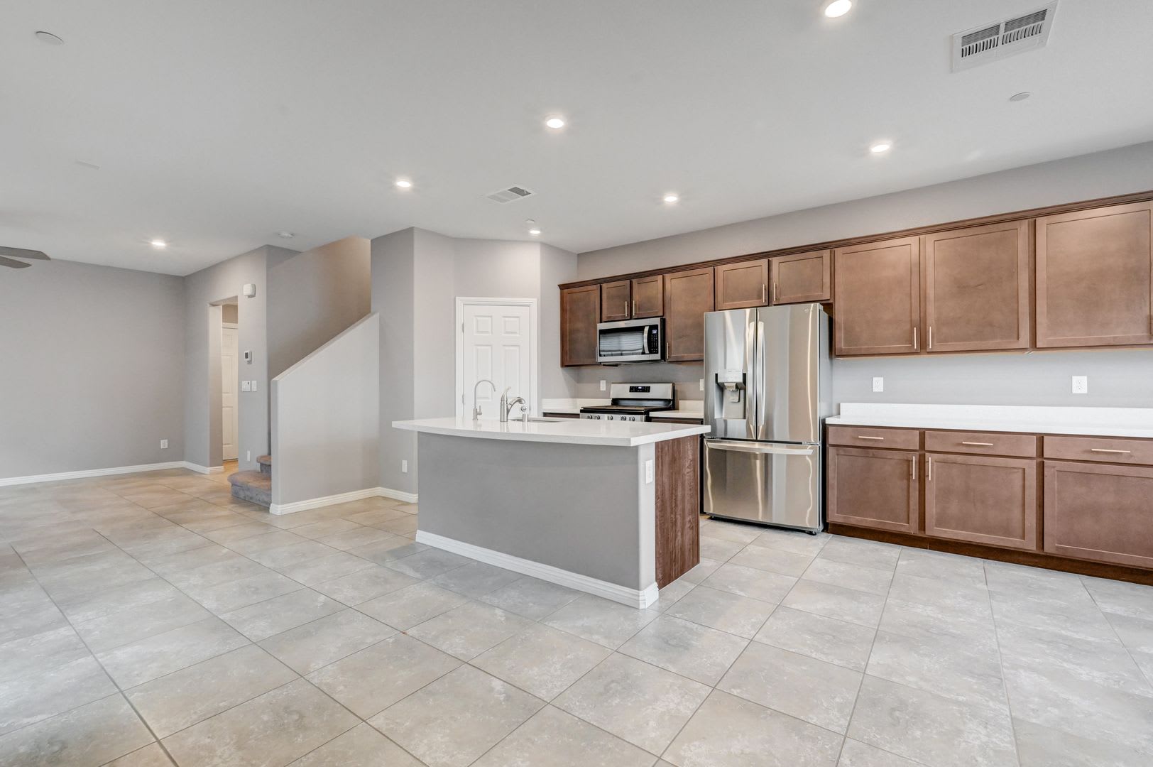 Beautiful Skye Canyon Home w/ 3rd Floor Living Suite – photo 3
