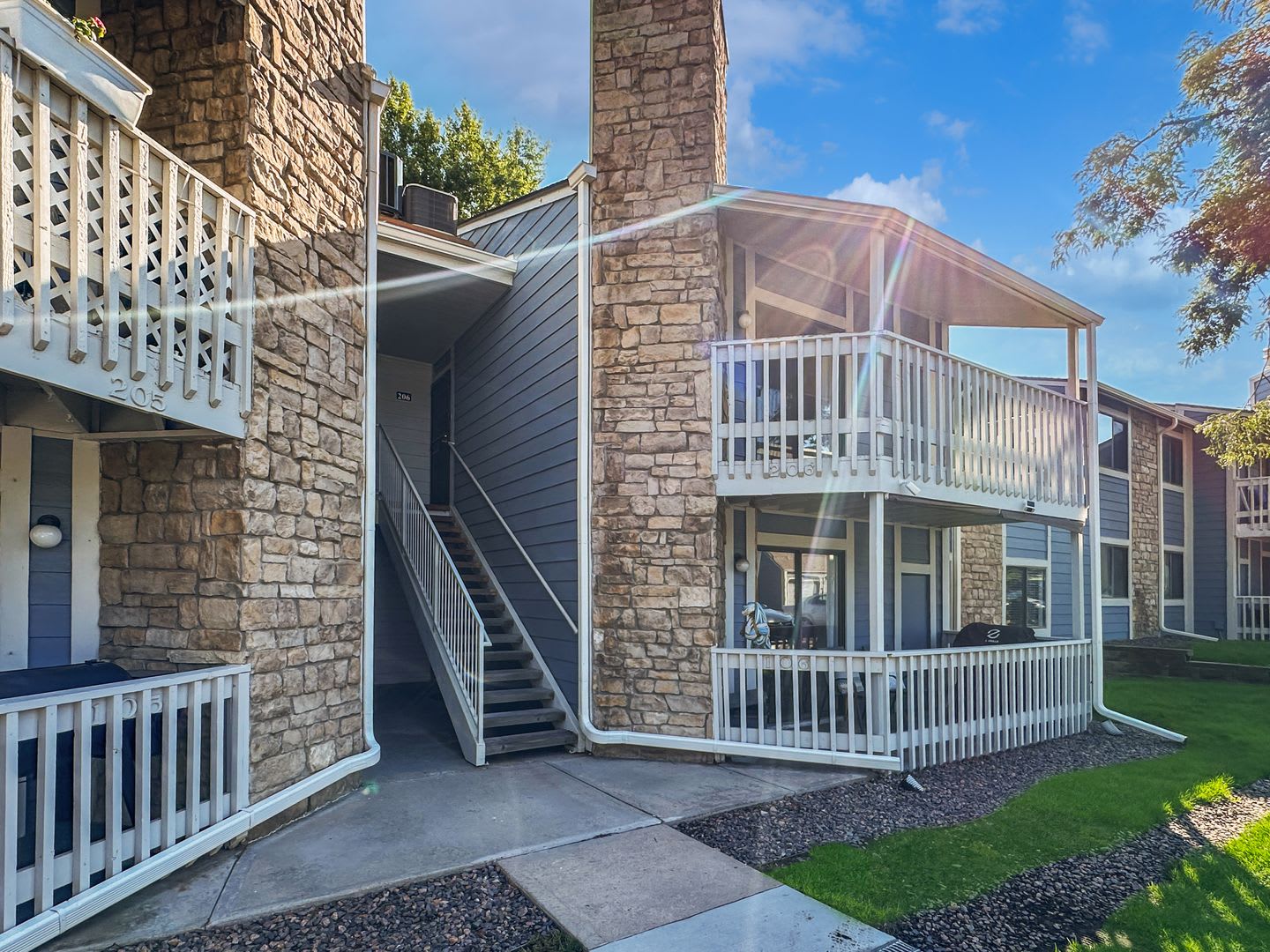 Charming 2-Bedroom Condo in Prime Location – photo 1