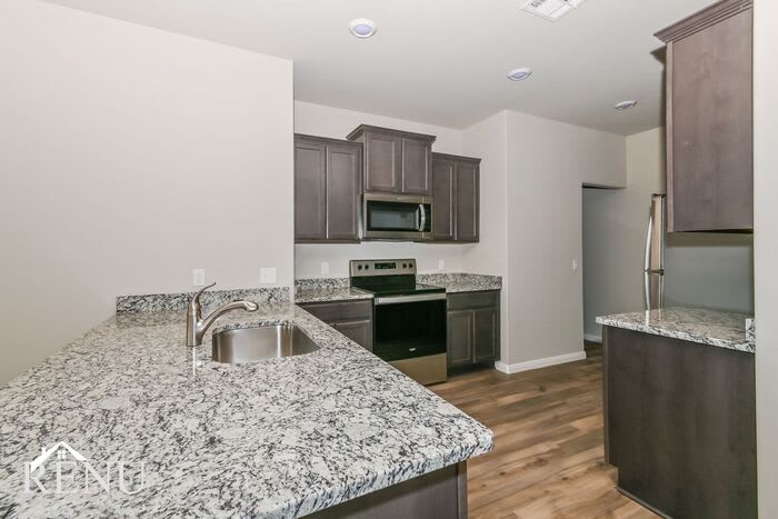 1705 Maroon Dr – photo 4