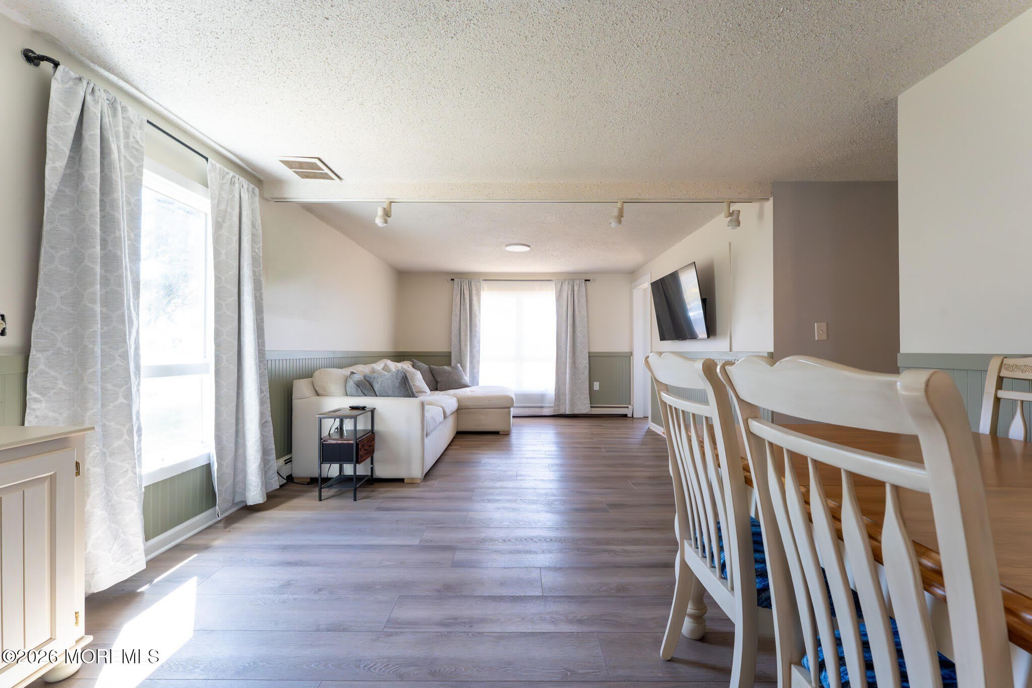 406 Lawrence Drive – photo 5