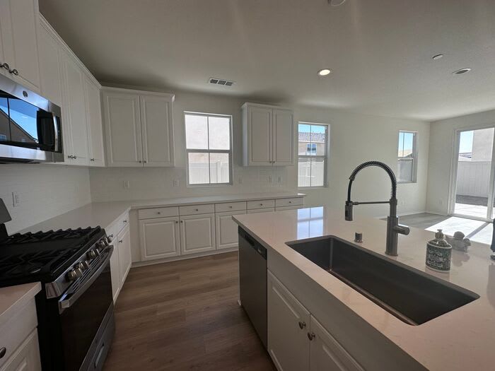 45049 22Nd Street East – photo 4