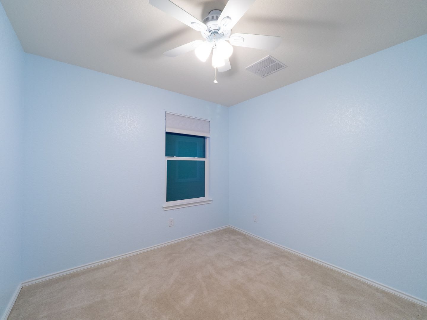 Single Family Home For Rent – photo 3
