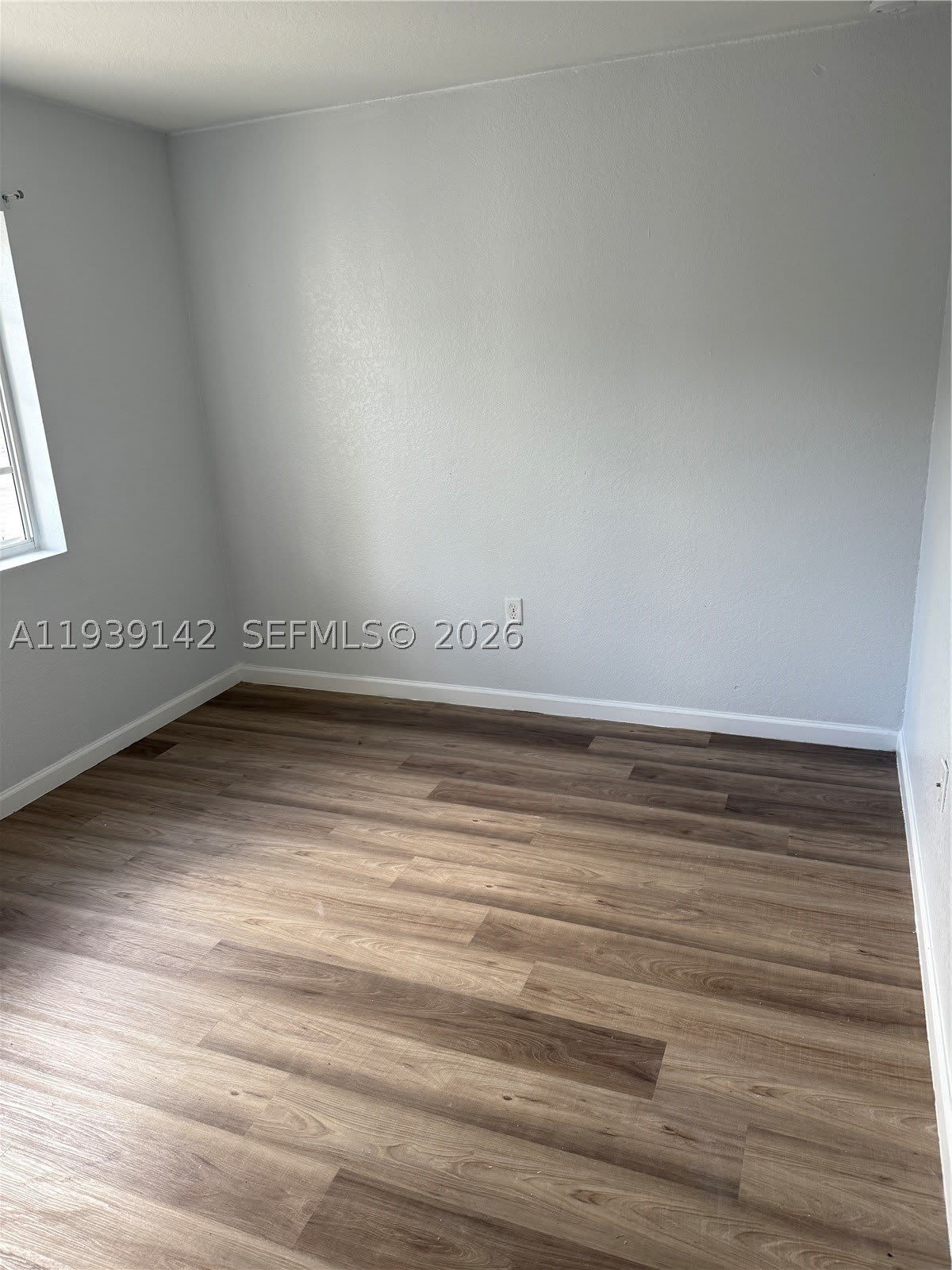 582 SW 2nd Pl – photo 5