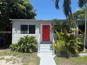 2742 Southwest 32nd Avenue – photo 1