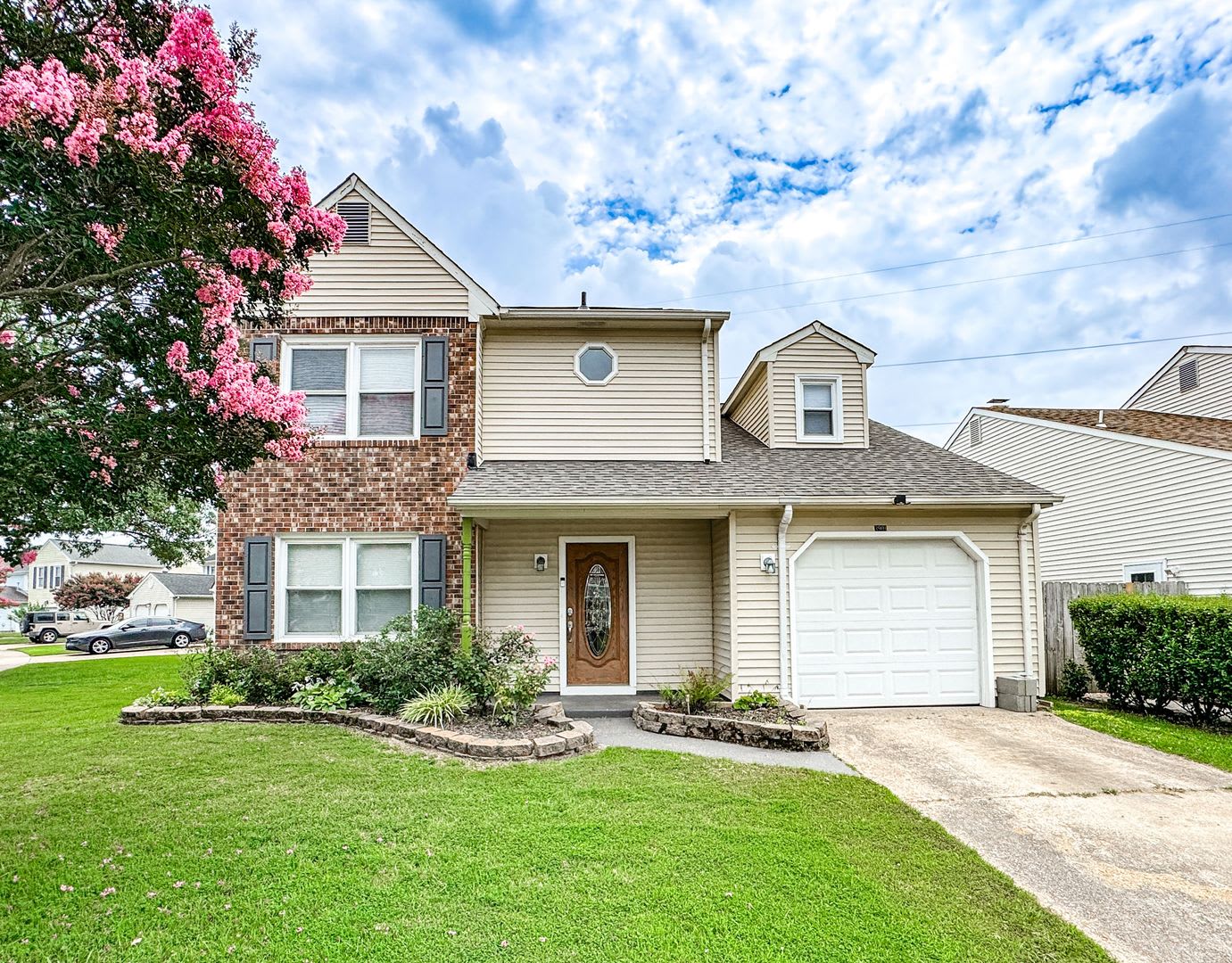 Va Beach Renovated And Move In Ready 4Br 2 1 2 Ba 2005 S F Cul De Sac Fenced In Yard Rock Creek Community Amenities – photo 1