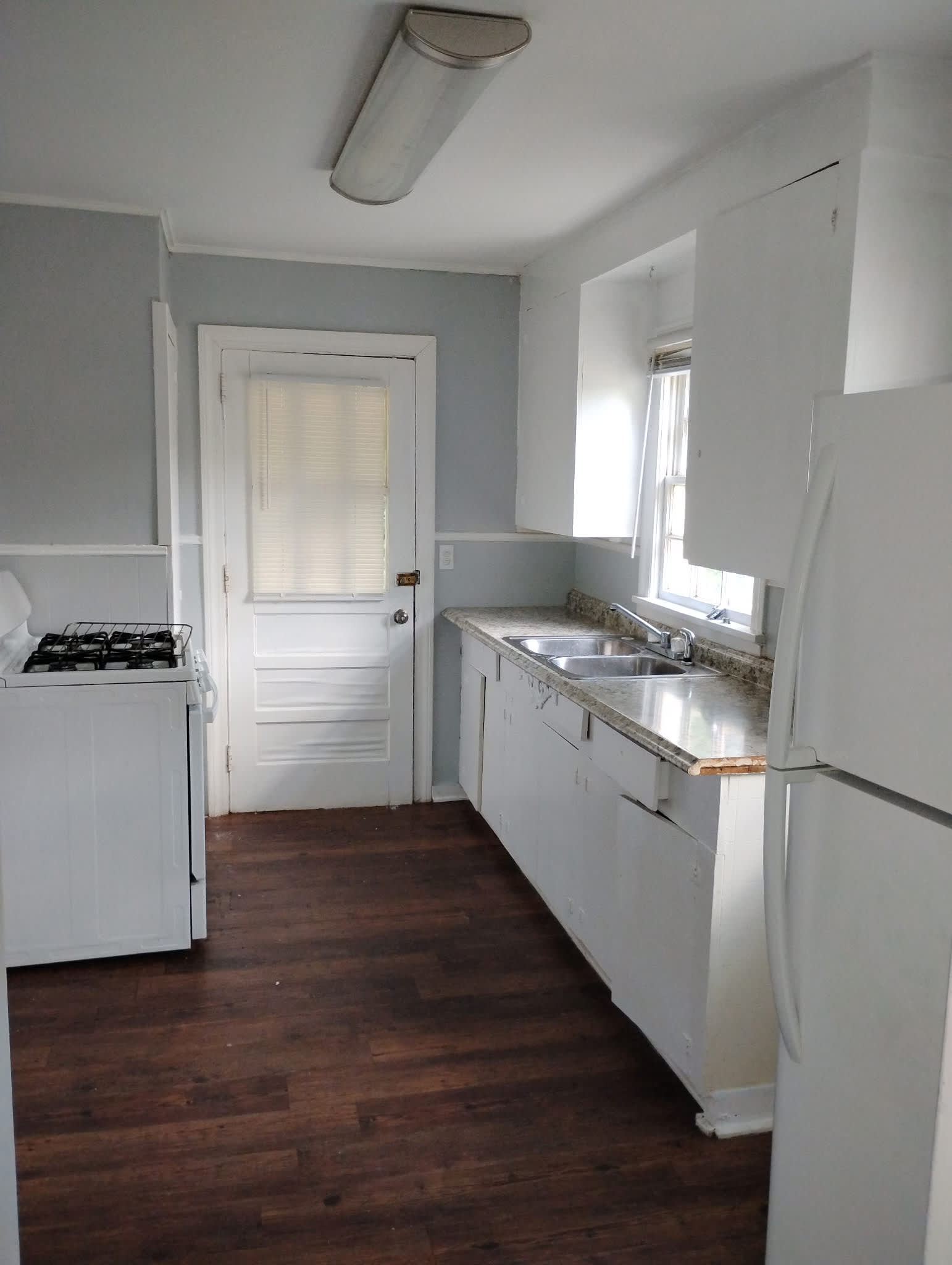 1706 Louise Street – photo 5