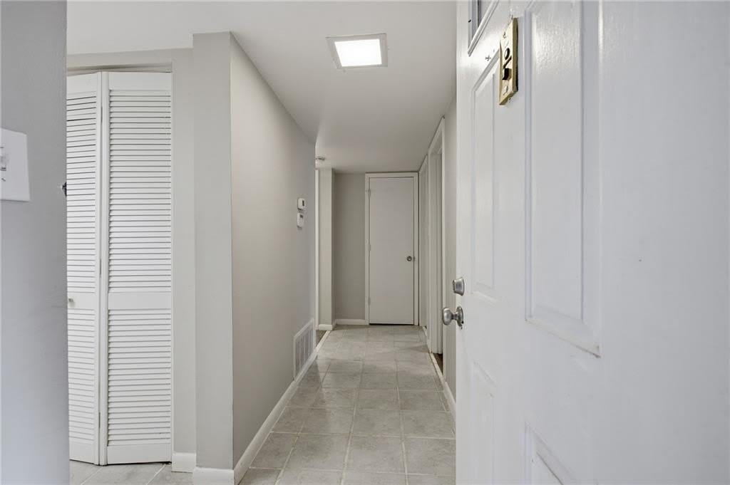 2183 Surrey Court SE – photo 3