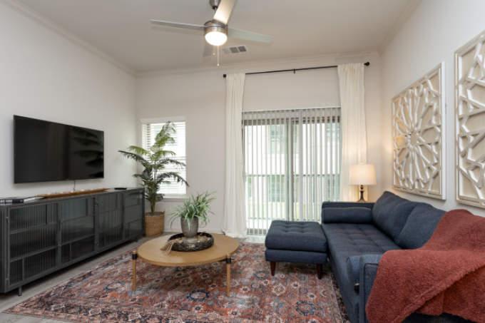 414 E Wonsley Dr, #110 – photo 5
