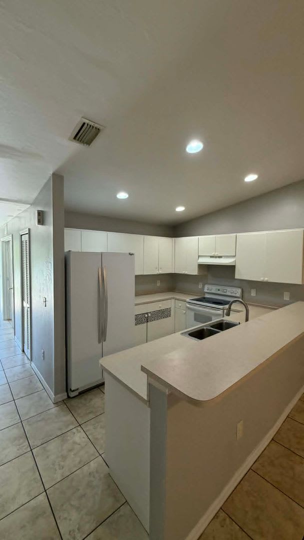 2 Bedroom + Den in Lehigh Acres – photo 5