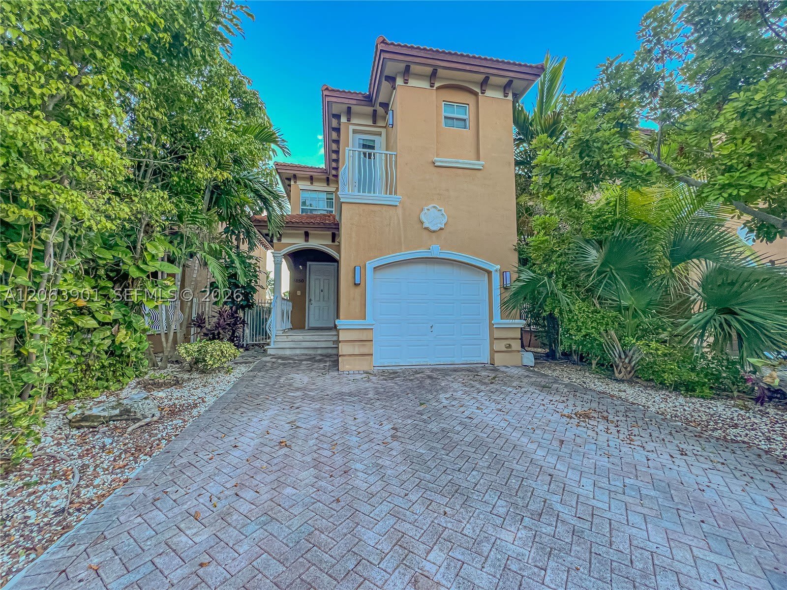 3850 NE 168th St – photo 3