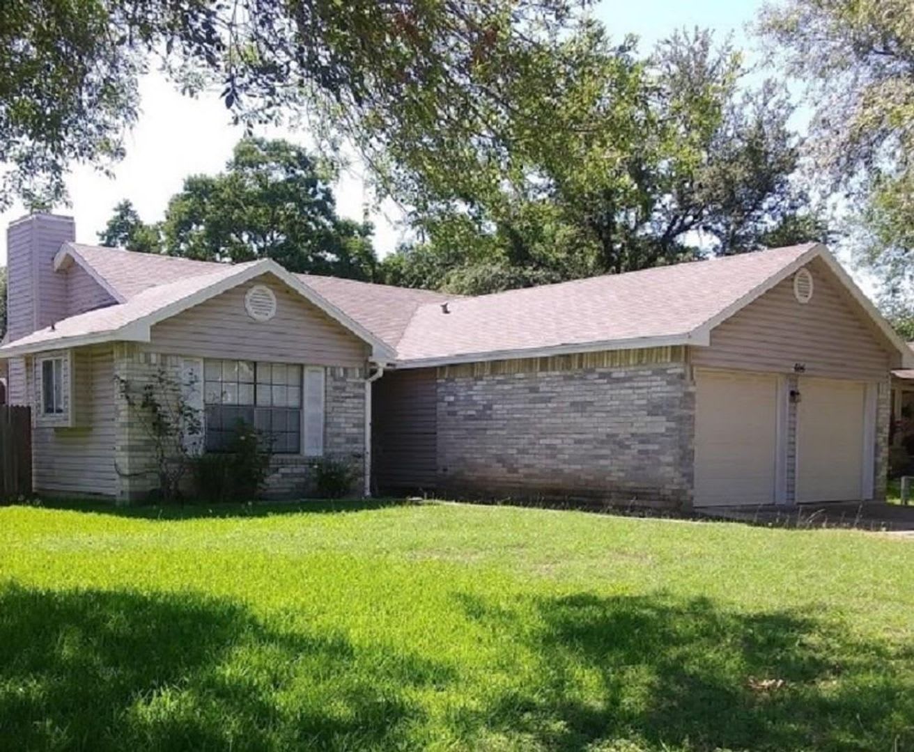 3 Bedroom 2 Bath home – photo 1
