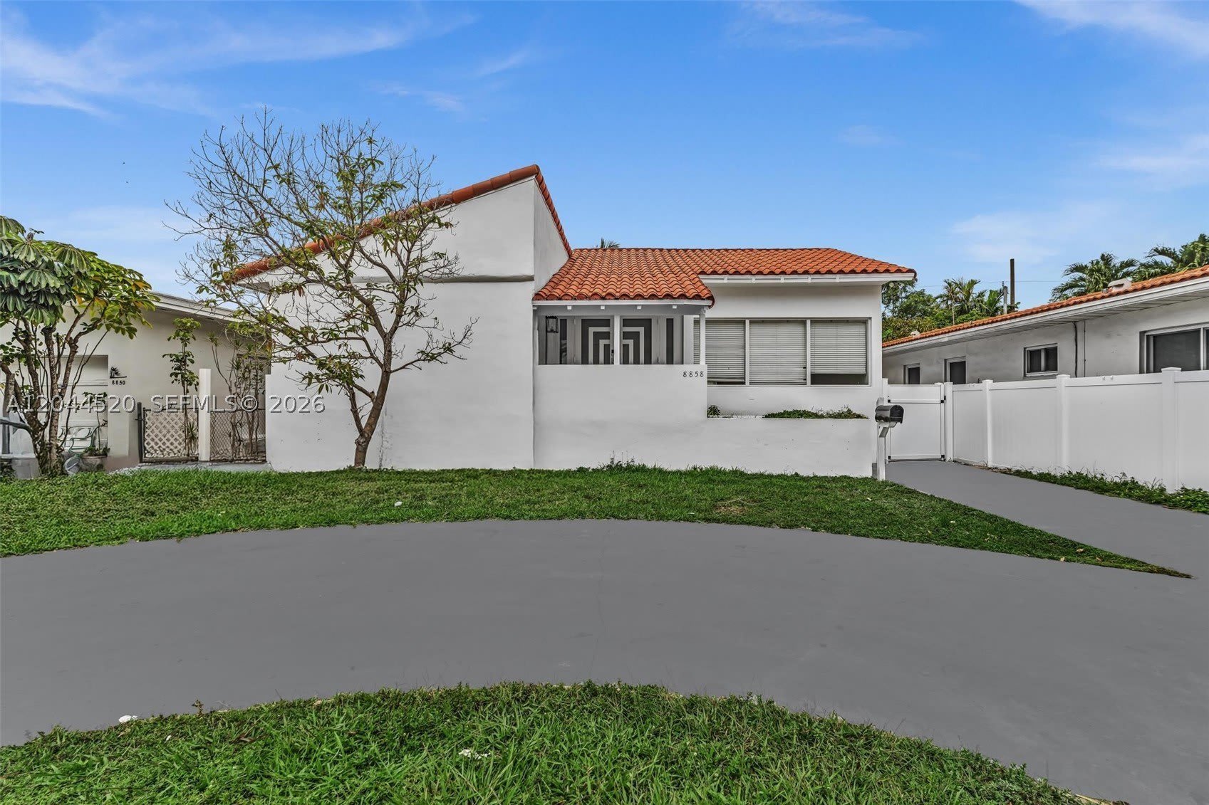 8858 Harding Ave – photo 1
