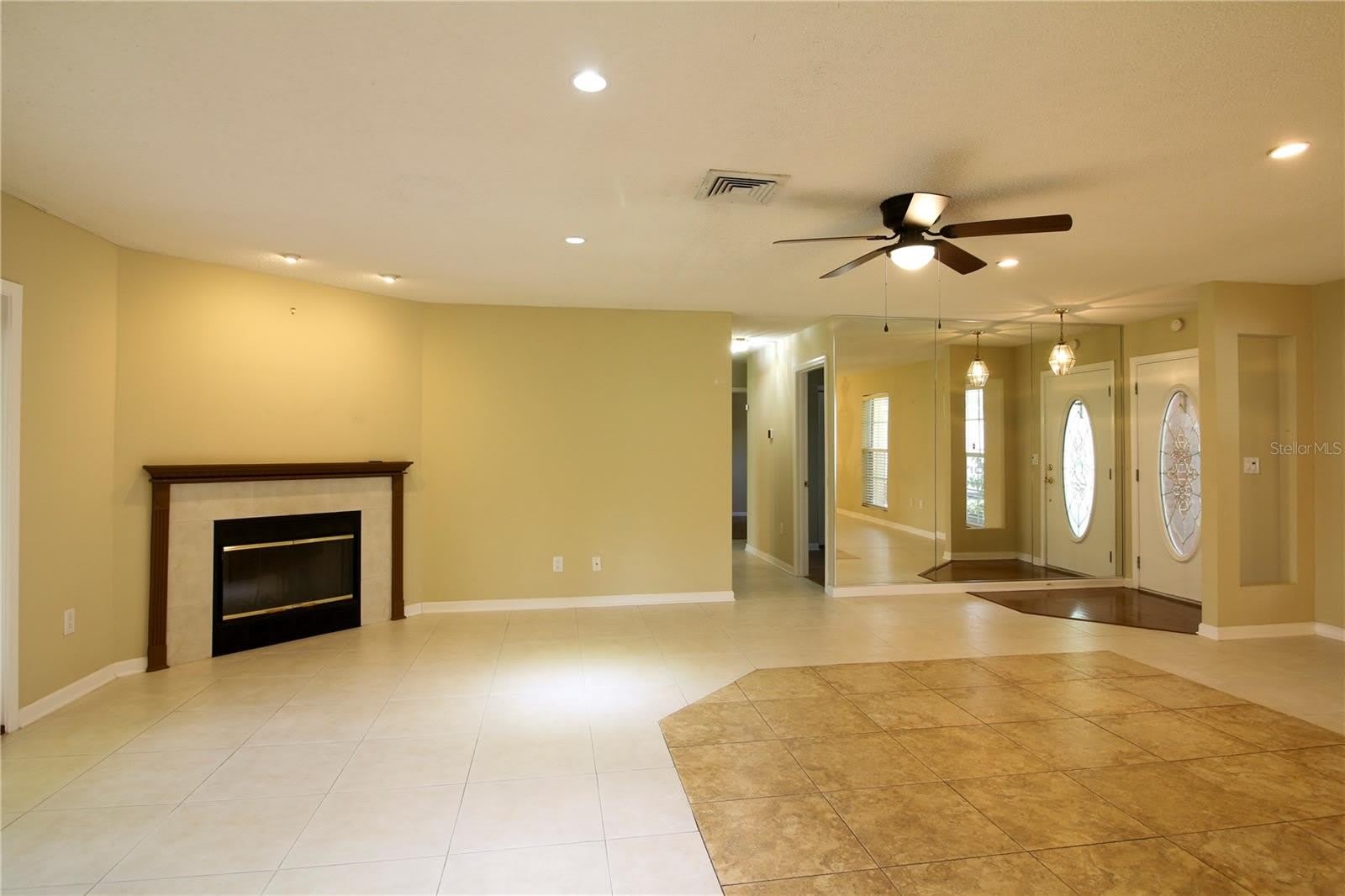 1311 GLENVIEW Lane – photo 4
