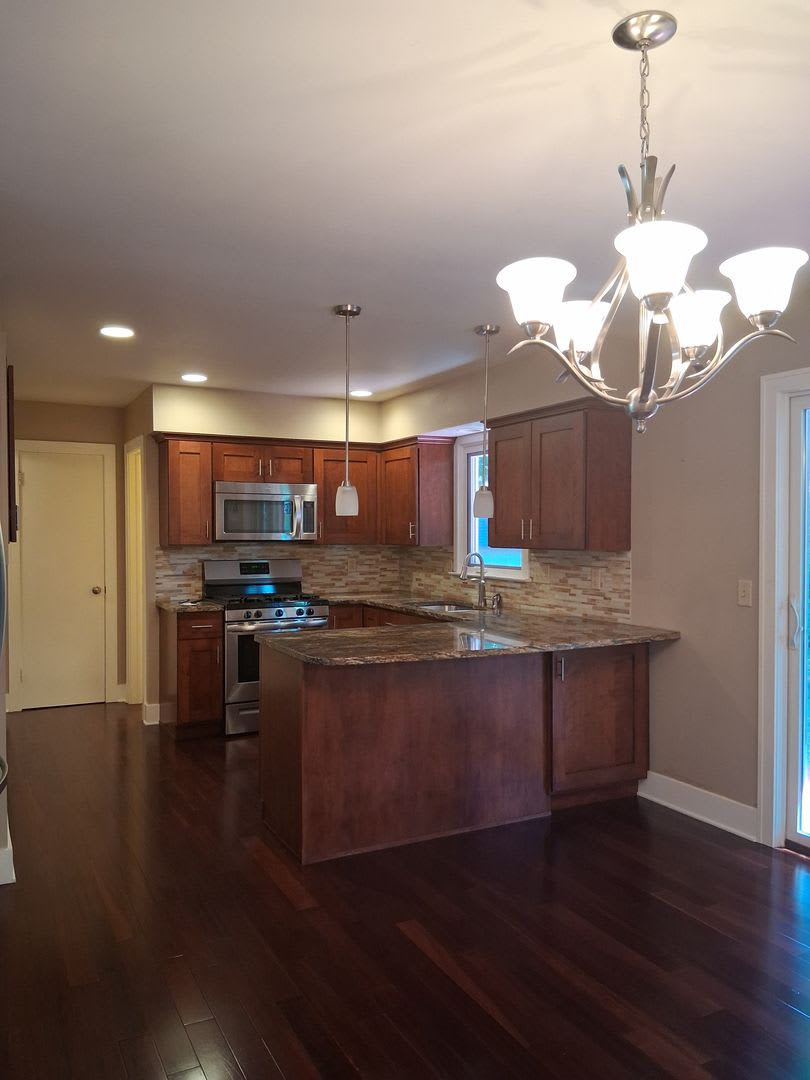 Charming 3 Bed 1.5 Bath Home! – photo 4