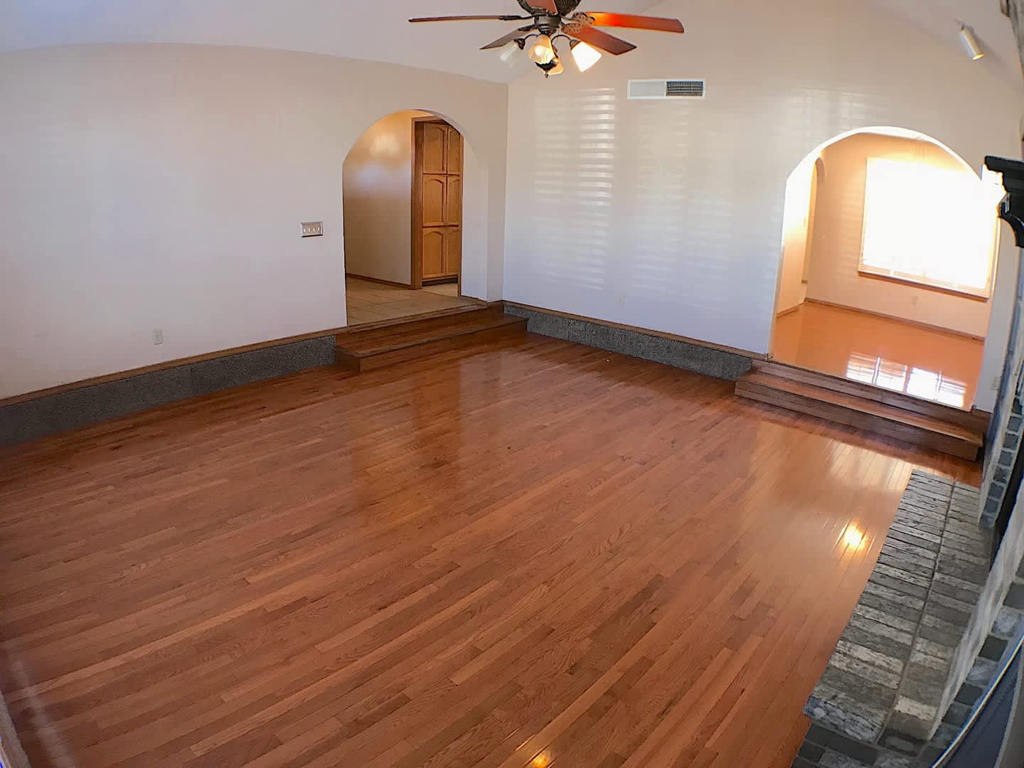 East El Paso Refrig A/C 3bed/2bath with Pool! – photo 5