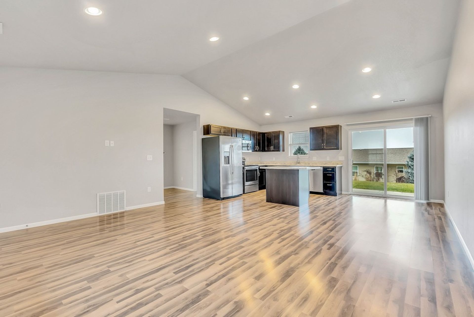 Beautiful 2 Bed 2 Bath – photo 5