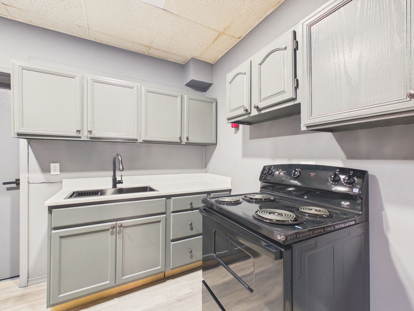 3 Bedroom Single Family Home On Naudain St – photo 3