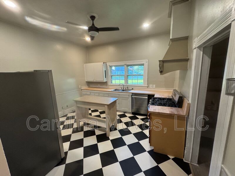 200 Pelham St. – photo 4